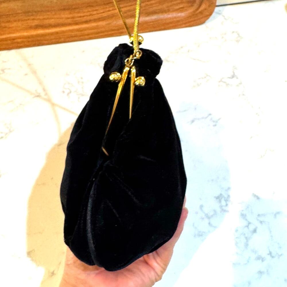 Vintage Partners Mervyns Black Velvet Hand Shoulder Bag gold accents glam - Picture 4 of 9